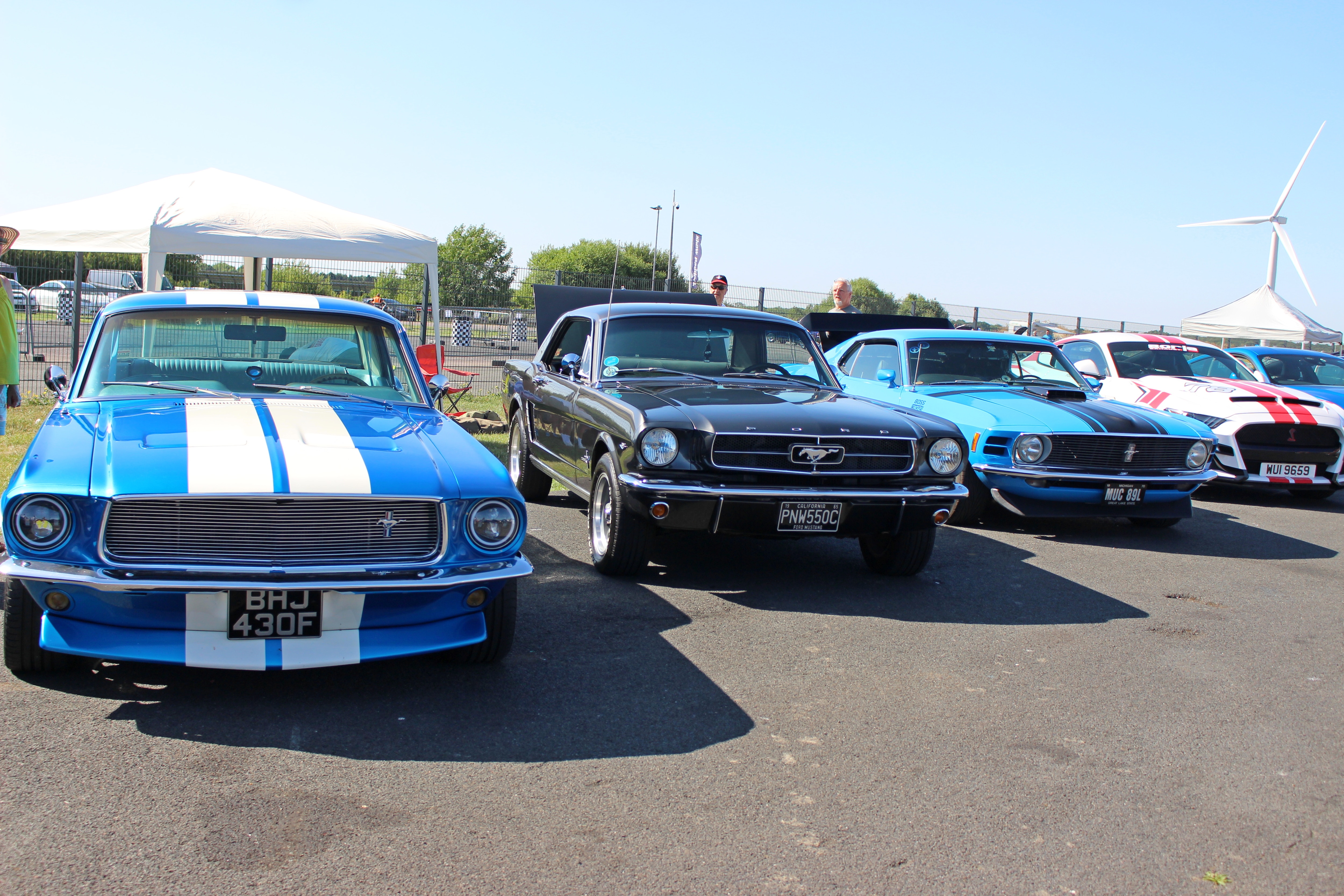 Classic Mustangs and V8 power. License valid for earned editorial, press releases, press kits. All non-broadcast digital and online media Region: Global. This content is solely for editorial use and for providing individual users with information. Any storage in databases, or any distribution to third parties within the scope of commercial use, or for commercial use is permitted with written consent from Ford in Europe GmbH only. 